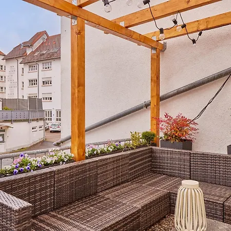 Bella, Stil Des Expressionismus *